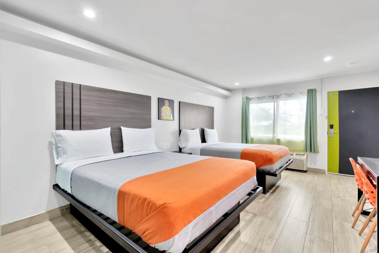 Exclusivo Inn And Suites Lakewood Exterior foto